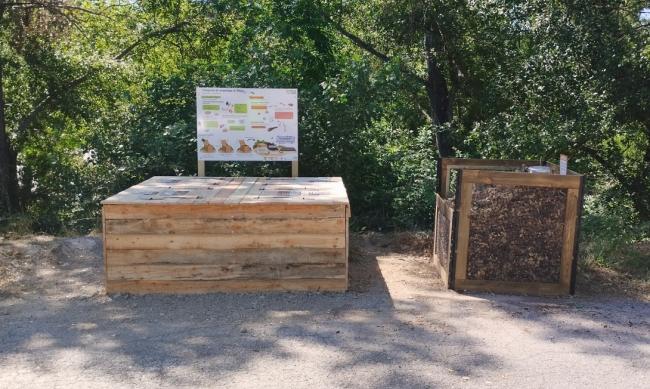 Emplacement de la plateforme de compostage de Mézel, à proximité des colonnes de tri de la route de Bellegarde