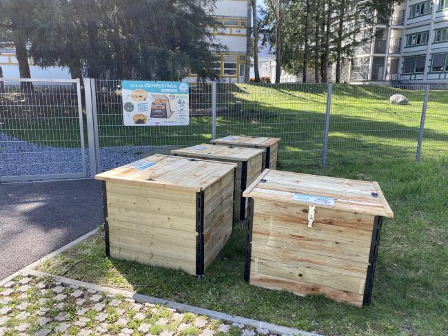 Site situé derrière les bâtiments scolaires