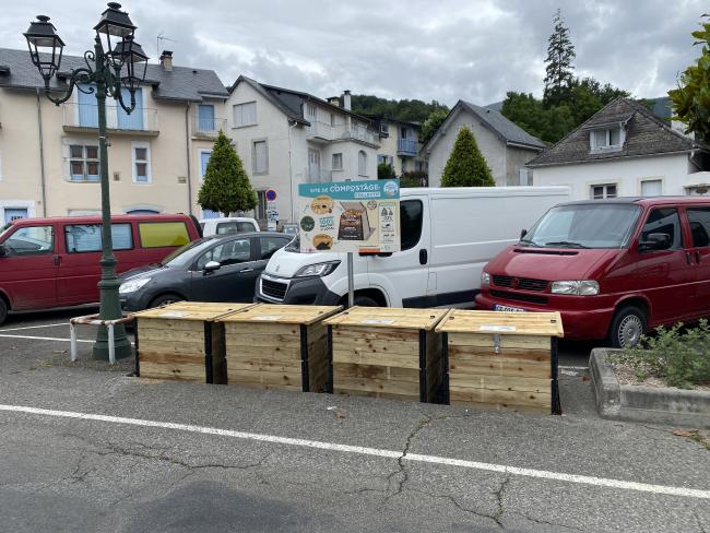 Site de compostage situé sur la place de Vieuzac  à Argelès