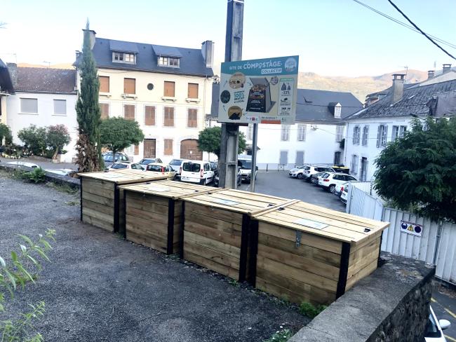 Site de compostage collectif situé au-dessus de la fontaine, place Joffre