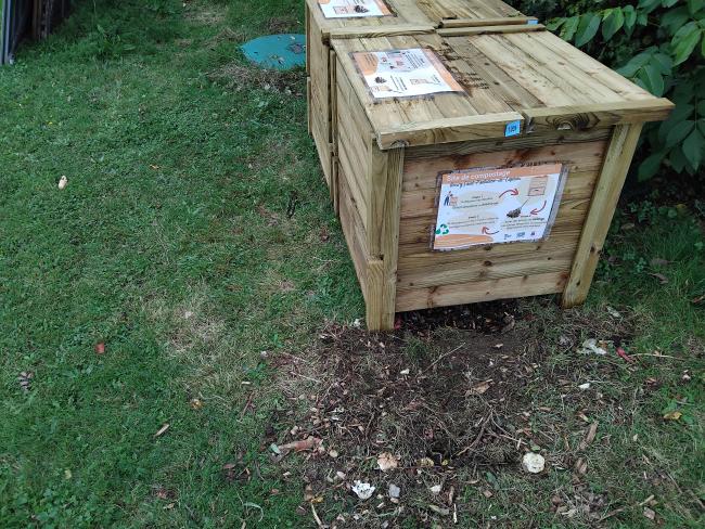 1 bac d'apport + 1 bac de broyat bois de 400l *2