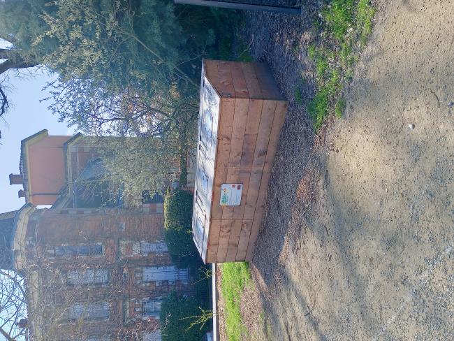 Site de compostage sur la place d'esplanade à Montastruc La Conseillère